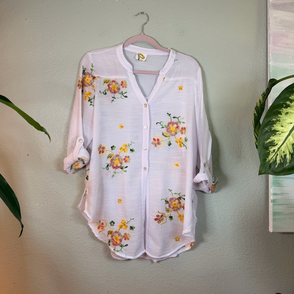 Anthropologie Fig and Flower White Sheer Floral Embroidered Boho Button Up Top L - Picture 2 of 9